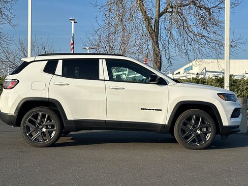 New 2026 Jeep Compass Latitude w/ Sun and Sound Group image 3
