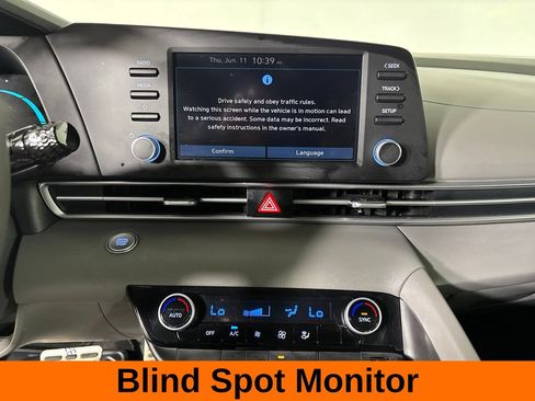 Used 2025 Hyundai Elantra Sport FWD image 16