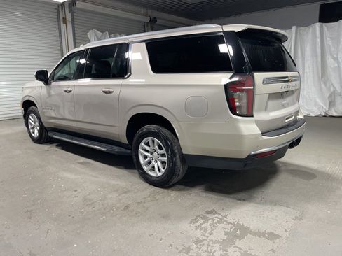Used 2023 Chevrolet Suburban LT image 5