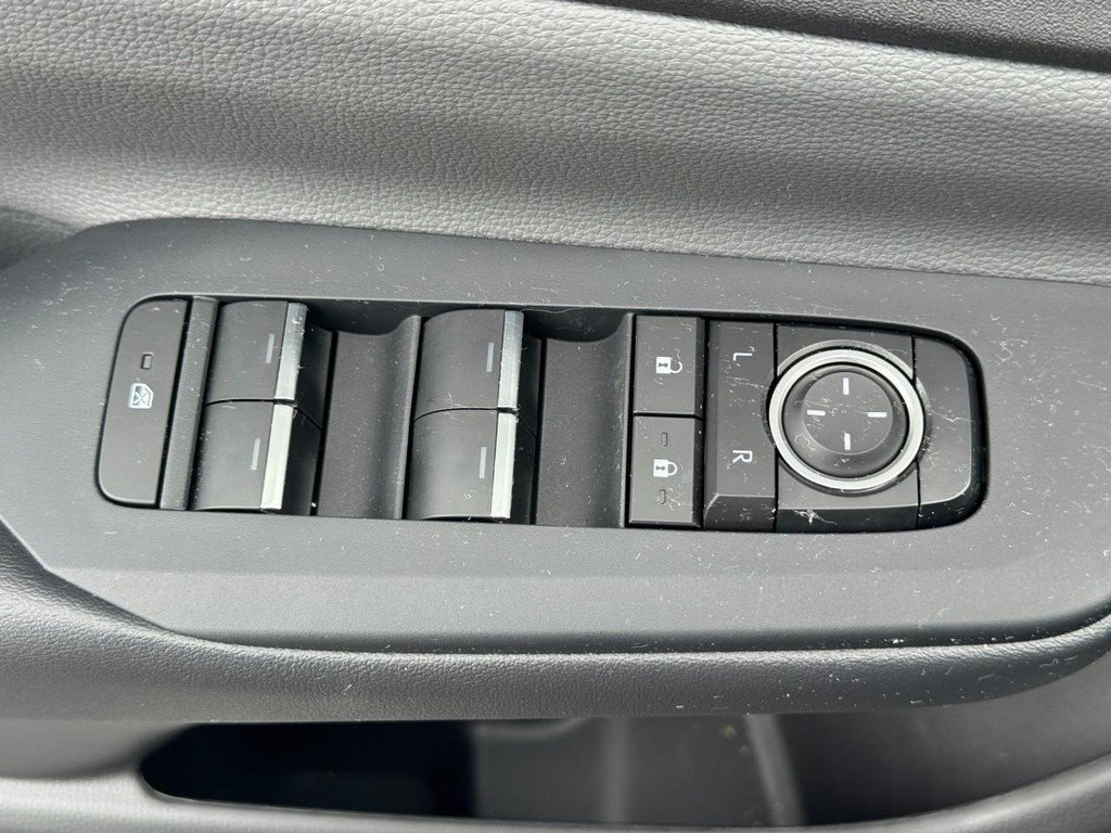 Used 2026 Toyota Prius XLE FWD image 21