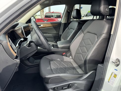 Certified 2024 Volkswagen Atlas SE image 16