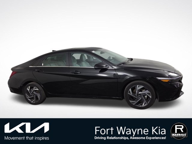 Used 2025 Hyundai Elantra Limited FWD image 5