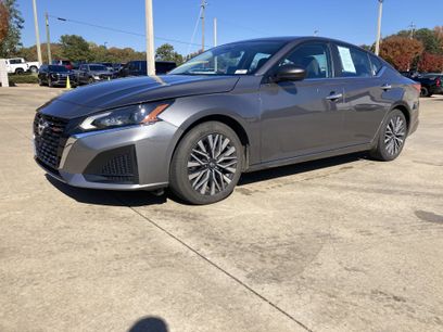 Used 2024 Nissan Altima 2.5 SV