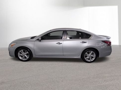 Used 2015 Nissan Altima 2.5 SV w/ Convenience Package image 30