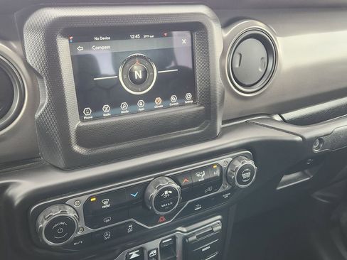 Used 2023 Jeep Gladiator Sport image 24