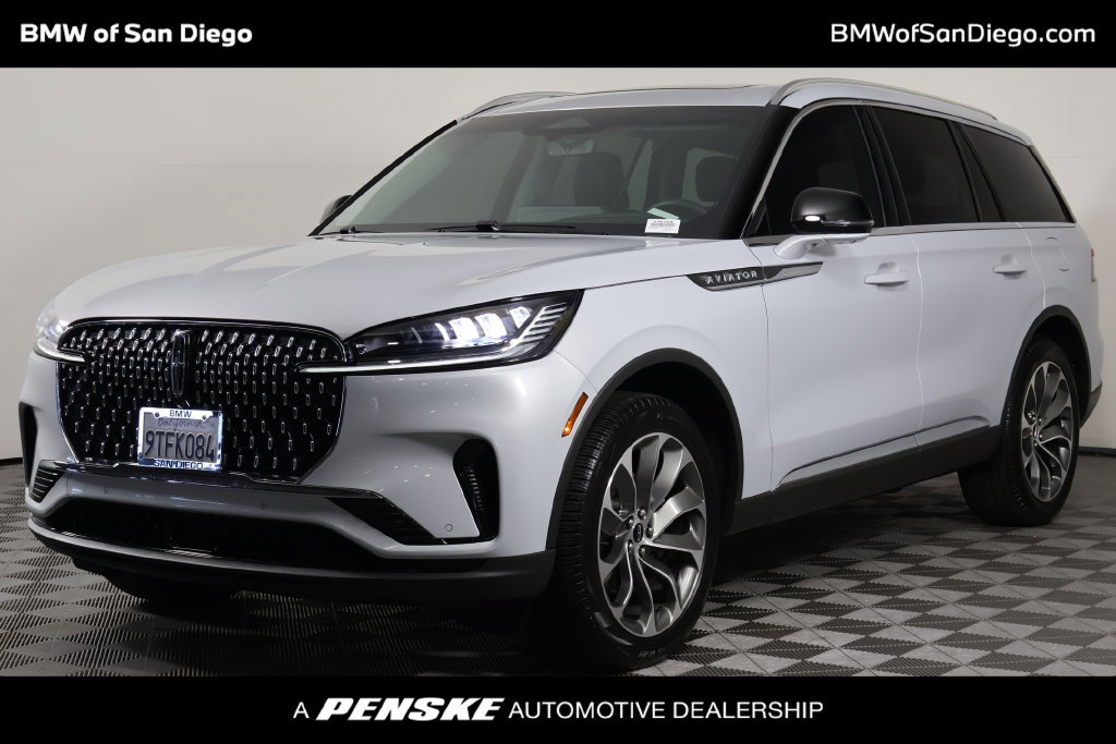 Used 2025 Lincoln Aviator Reserve AWD/4WD image 1