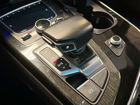 Used 2017 Audi Q7 3.0T Prestige w/ Prestige Package image 25