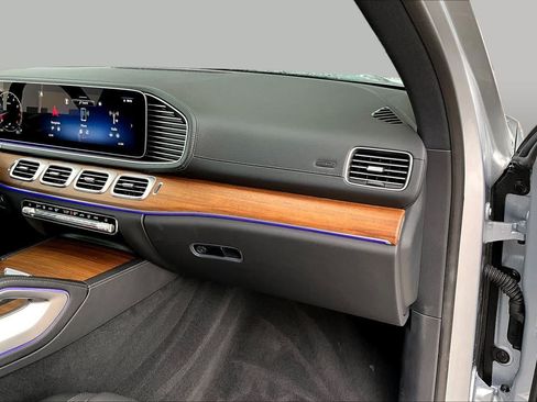 Used 2025 Mercedes-Benz GLS 450 4MATIC w/ AMG Line Exterior image 17
