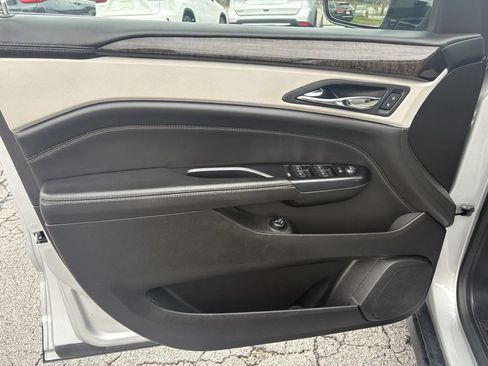 Used 2015 Cadillac SRX Luxury FWD image 10