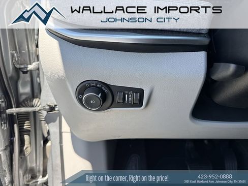 Used 2022 Jeep Compass Latitude w/ Sun and Sound Group AWD/4WD image 32