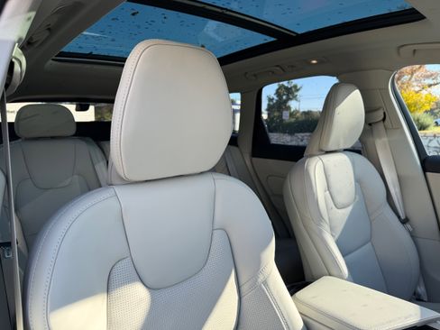 New 2026 Volvo XC60 B5 Ultra w/ Protection Package Premier image 9