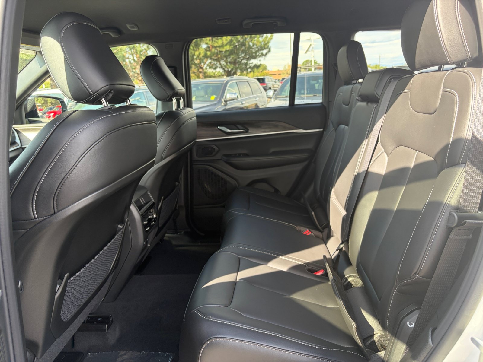 New 2026 Jeep Grand Cherokee Limited AWD/4WD image 19
