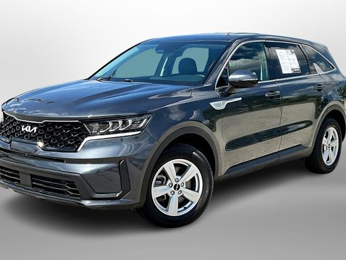Used 2022 Kia Sorento LX image 12