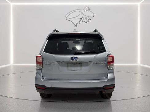 Used 2017 Subaru Forester 2.5i Premium w/ All-Weather Package AWD/4WD image 4