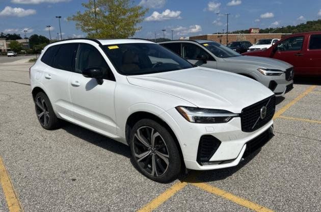 Used 2024 Volvo XC60 B5 Ultimate w/ Climate Package AWD/4WD image 5