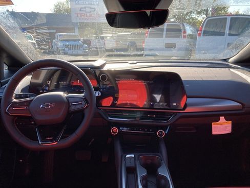 New 2025 Chevrolet Equinox EV RS w/ Convenience Package II image 12