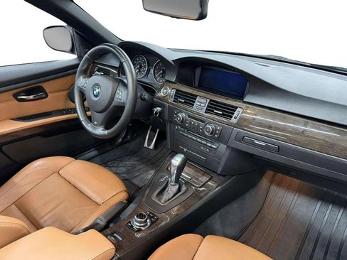 Used 2013 BMW 335i Convertible image 21