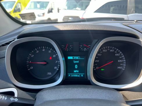 Used 2017 Chevrolet Equinox LT w/ Convenience Package image 12