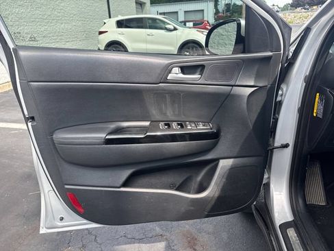 Used 2021 Kia Sportage S w/ S AWD Premium Package image 11