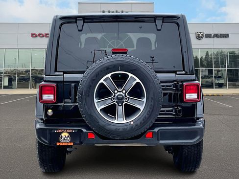 Used 2023 Jeep Wrangler Sahara w/ Cold Weather Group image 5