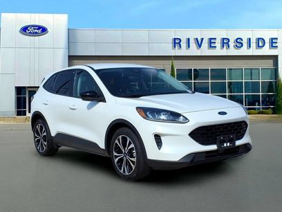 Used 2021 Ford Escape SE w/ SE Sport Appearance Package