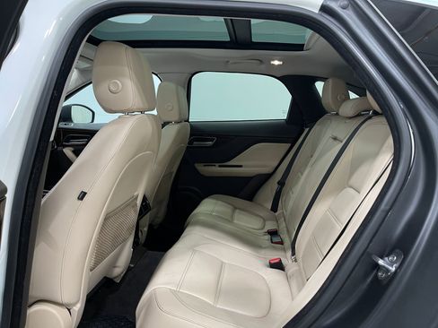 Used 2017 Jaguar F-PACE Prestige image 31