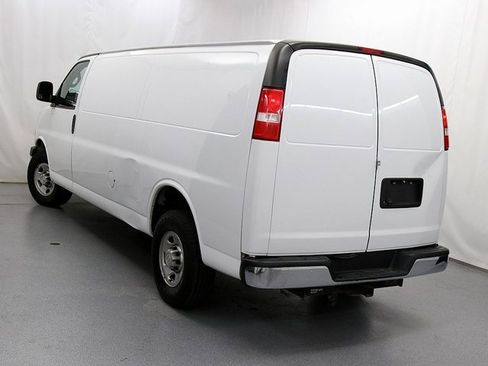 Used 2019 Chevrolet Express 3500 Extended w/ Driver Convenience Package image 8
