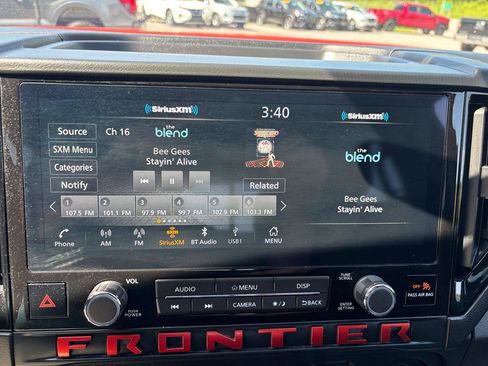 Used 2025 Nissan Frontier PRO-4X w/ Pro Convenience Package AWD/4WD image 19