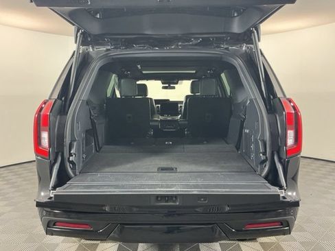 Used 2025 Ford Expedition Tremor AWD/4WD image 32