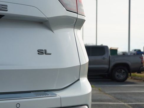 Used 2024 Nissan Rogue SL w/ SL Premium Package image 43