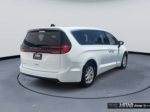 New 2027 Chrysler Pacifica Select w/ Family Tech Group FWD image 5