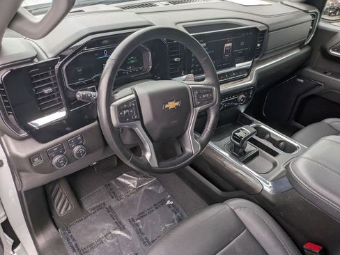 Used 2023 Chevrolet Silverado 1500 LTZ AWD/4WD image 11