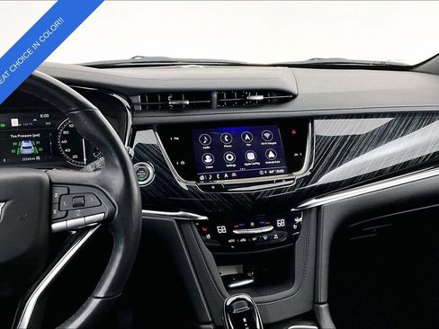 Used 2025 Cadillac XT6 Premium Luxury image 9