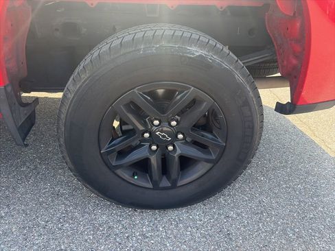 Used 2019 Chevrolet Silverado 1500 LT Trail Boss AWD/4WD image 10