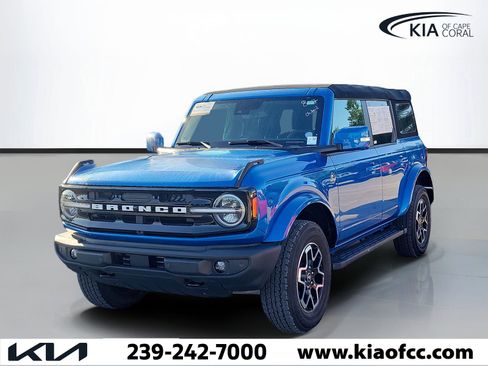 Used 2024 Ford Bronco Outer Banks AWD/4WD image 3