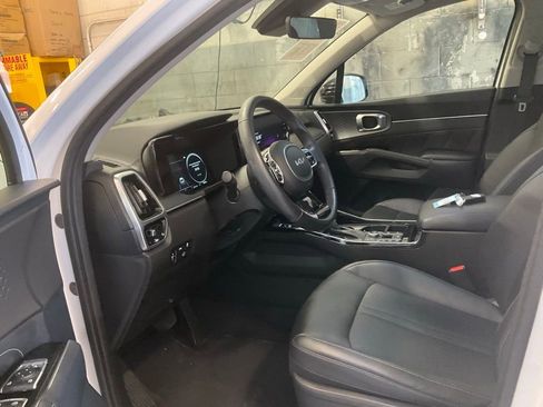 Used 2023 Kia Sorento SX AWD/4WD image 10