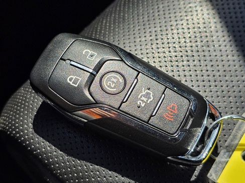 Used 2016 Lincoln MKX Reserve w/ Luxury Package image 37