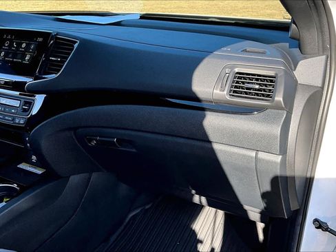 Used 2023 Honda Passport Elite image 18