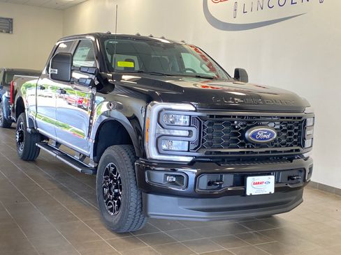 New 2026 Ford F250 4x4 Crew Cab Super Duty image 9