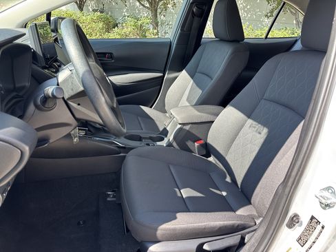Used 2025 Toyota Corolla LE FWD image 15