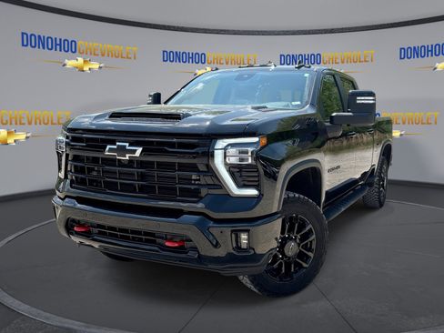 Used 2025 Chevrolet Silverado 2500 LT w/ Trail Boss Package AWD/4WD image 4