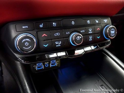 Used 2022 Dodge Durango R/T w/ Blacktop Package AWD/4WD image 24