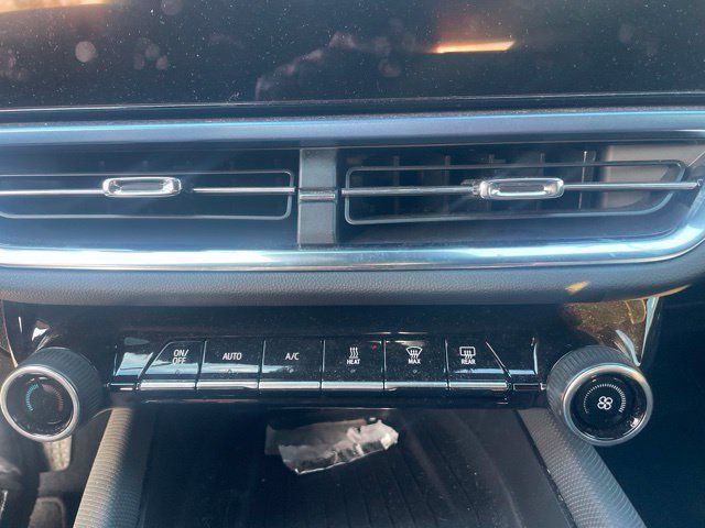 Used 2024 Chevrolet Equinox EV LT FWD image 12