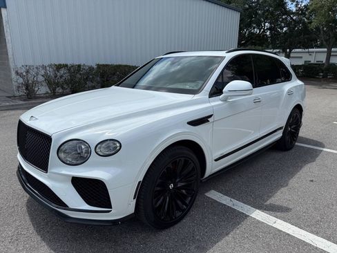 Used 2021 Bentley Bentayga Speed AWD/4WD image 2