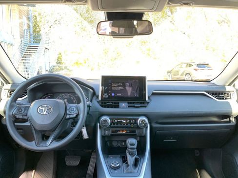 Used 2025 Toyota RAV4 LE image 32