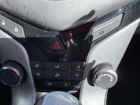 Used 2014 Chevrolet Cruze LT image 17