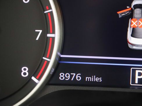 Used 2025 Nissan Sentra SR FWD image 16