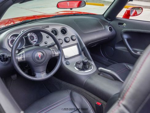 Used 2006 Pontiac Solstice Convertible w/ Premium Package image 30