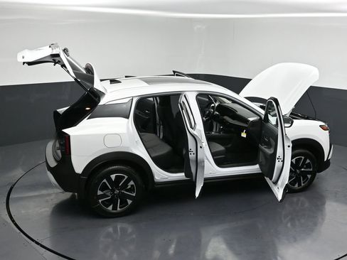 New 2026 Nissan Kicks SV w/ SV Premium Package AWD/4WD image 31