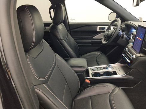 Used 2020 Ford Explorer ST w/ ST Street Pack image 21